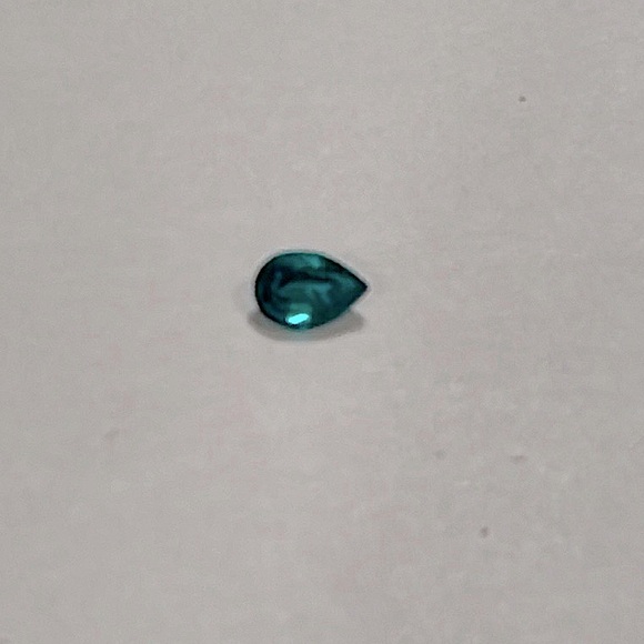 Blue Green LAB CREATED 1/2 carat Pear Shaped SYNTHETIC (loose) Emerald. - Picture 4 of 6